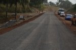 Bitumage de la route Manki-Pont de la Mapé.  Les travaux exécutés à 33,53%