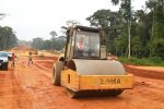 Construction de l’autoroute Yaoundé-Douala : l’ouvrage prend corps.