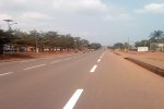 MBAMA-MESSAMENA (38 km) et  de 05 km de voirie à ABONG MBANG. Le taux d’exécution est estimé à 70,28%.